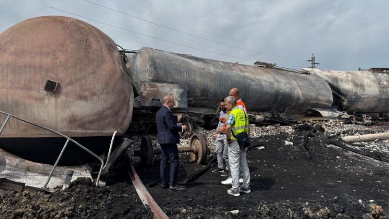 Започна изтегляне на цистерните от катастрофата с товарния влак край с. Пясъчево